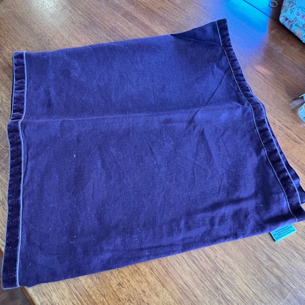 Pottery Barn Rich Plum Linen Table Runner​
